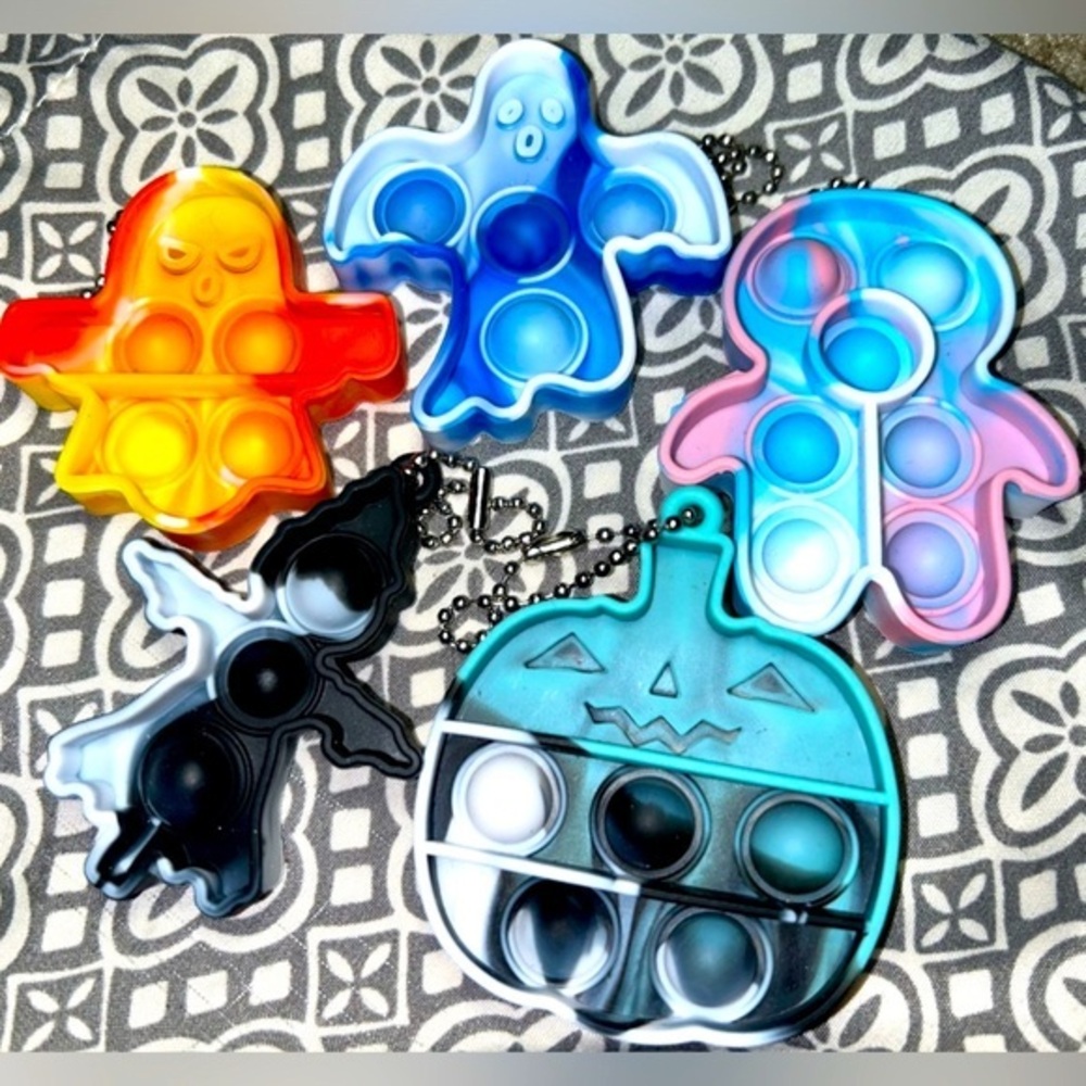 5 Colorful Soft Halloween Themed Pop It Keychains